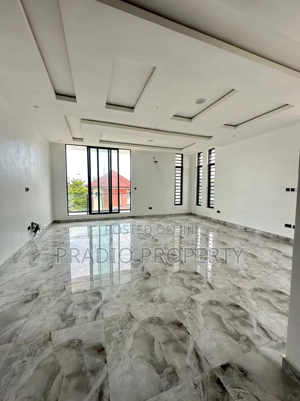 5bdrm House in Osapa London Estate for sale in Osapa london