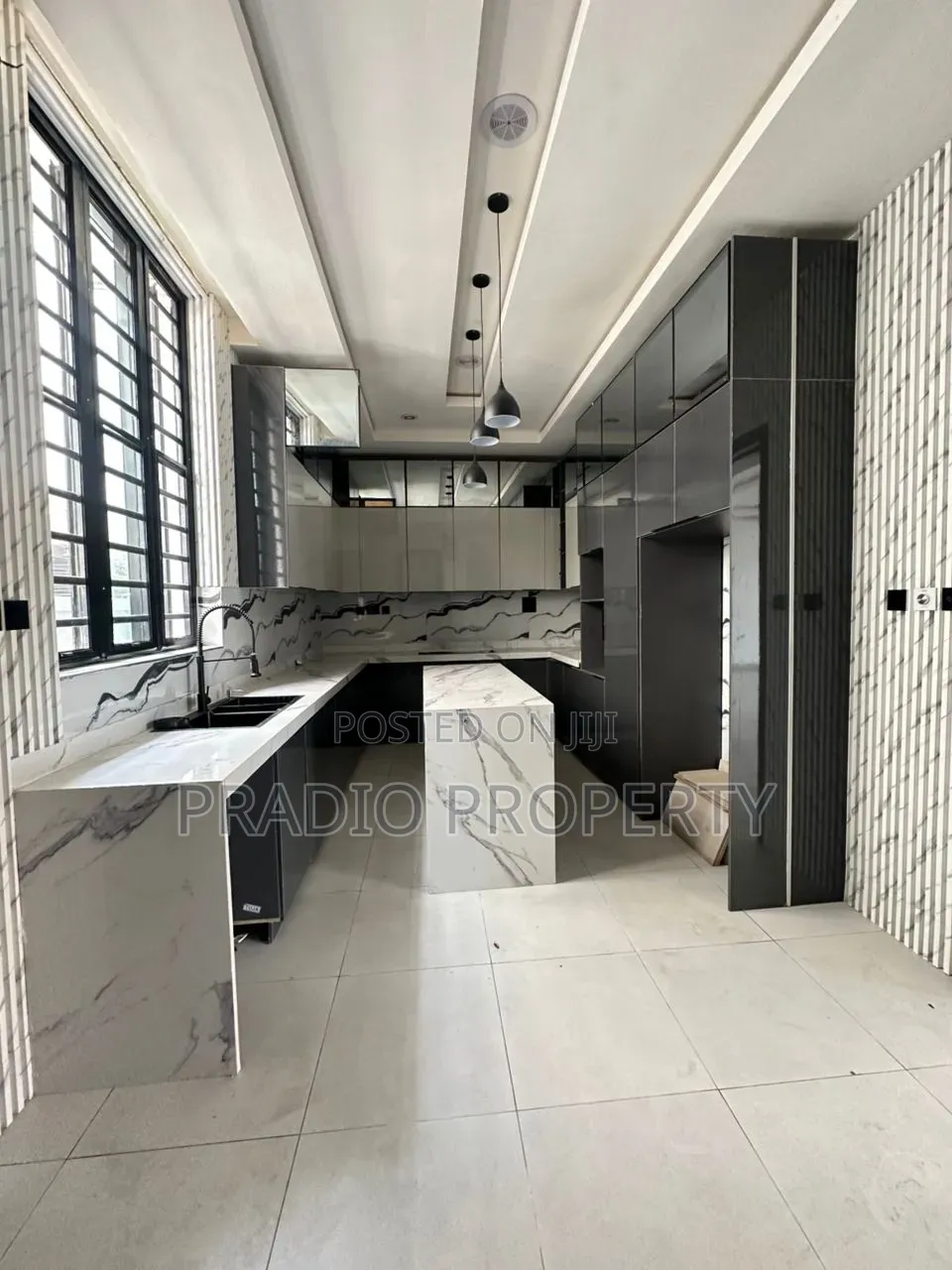 5bdrm House in Osapa London Estate for sale in Osapa london
