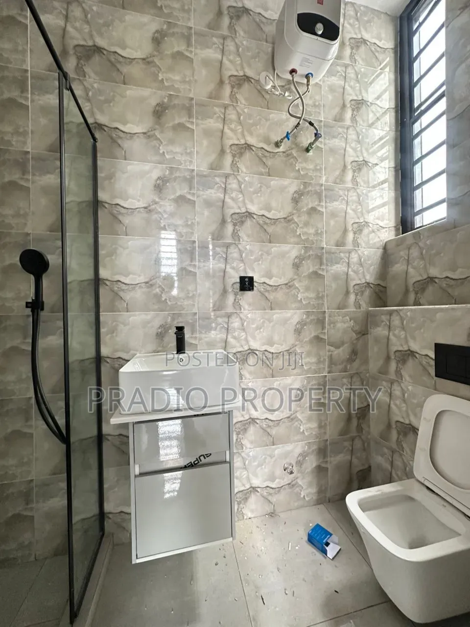 5bdrm House in Osapa London Estate for sale in Osapa london