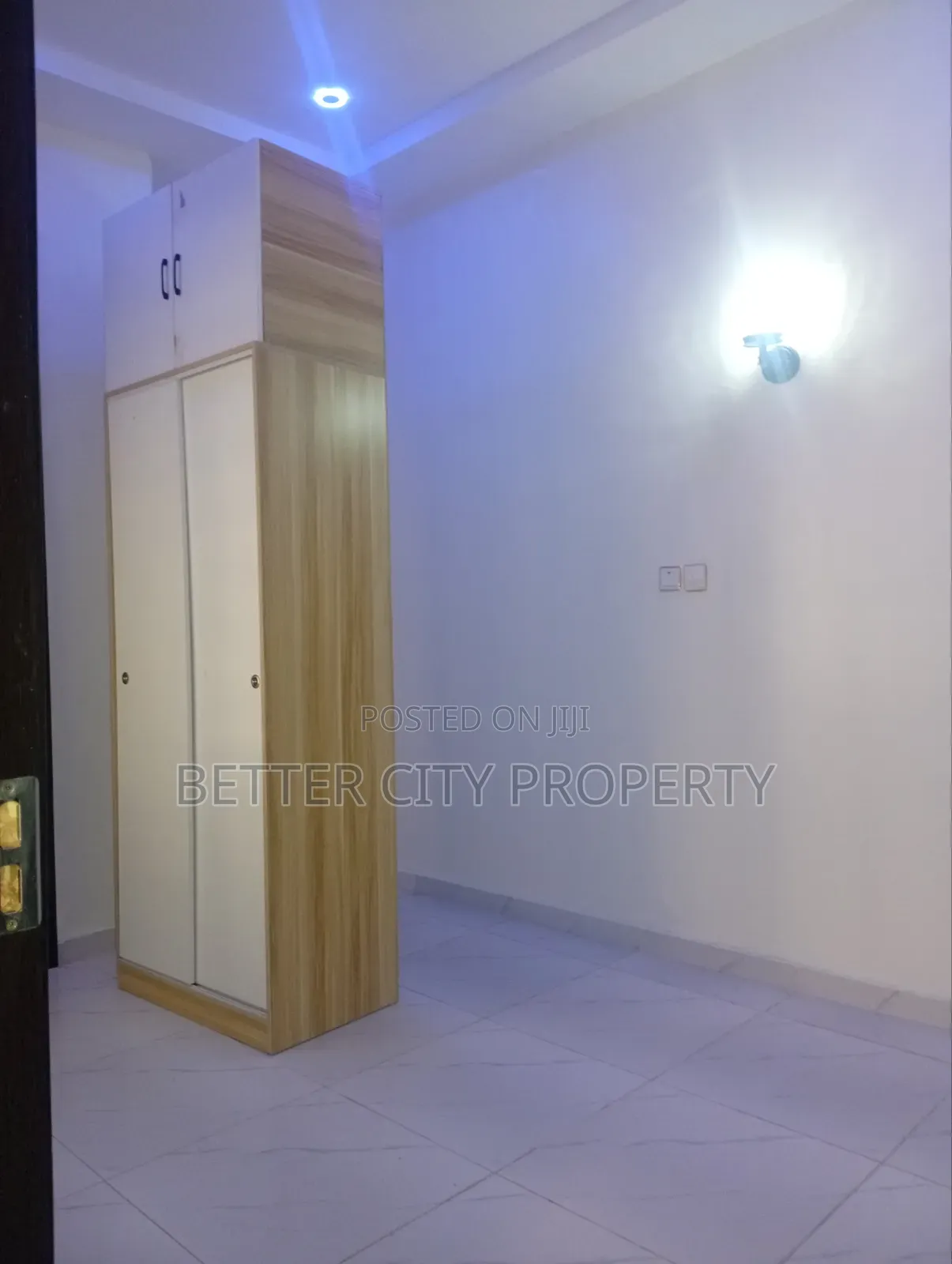 4bdrm Duplex in Secured Estate At for sale in Lafiaji