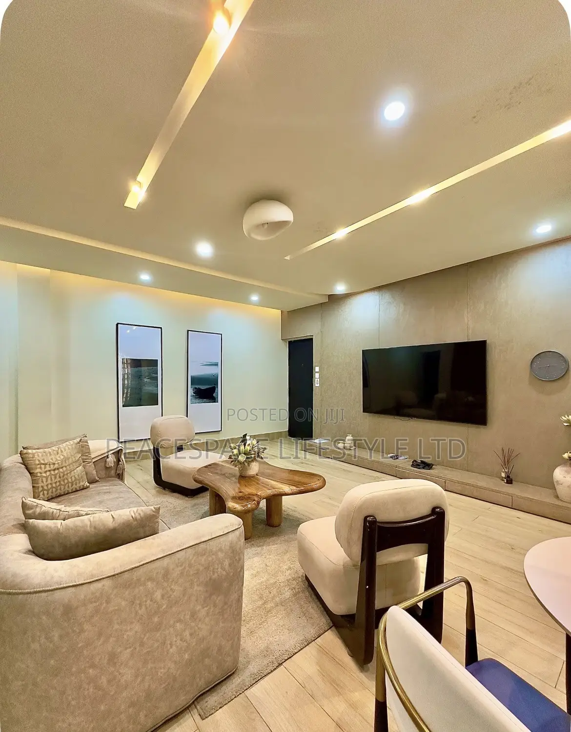 Luxurious 3 Bedroom Lekki With Swimming Pool in Lekki