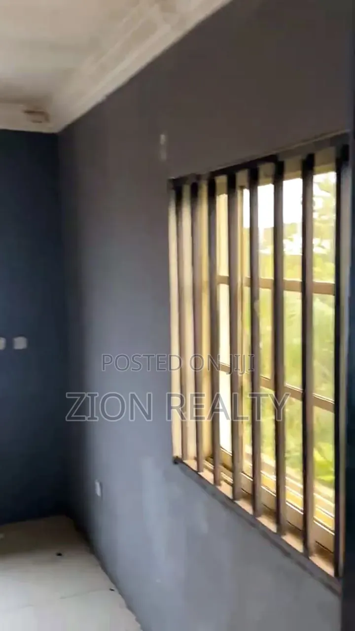 Mini Flat in Adeba, Lakowe for rent in Lakowe