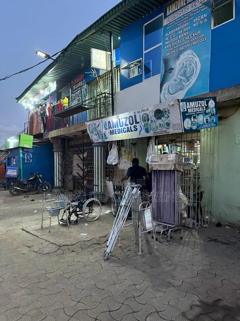 Furnished 4bdrm Apartment in Femi Auto Car, Alimosho for sale in Alimosho