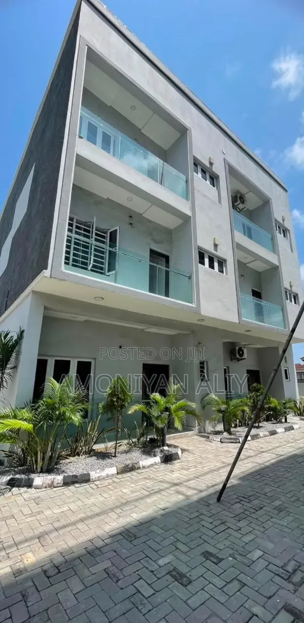4bdrm House in Private Court, Off Lekki-Epe Expressway for rent in Off Lekki-Epe Expressway