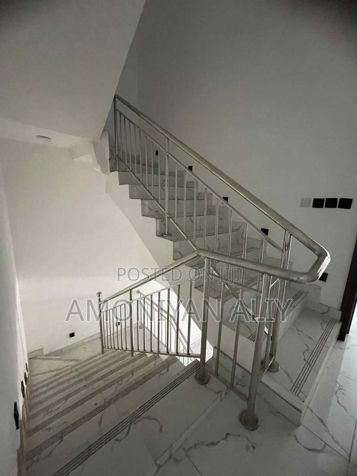 4bdrm House in Private Court, Off Lekki-Epe Expressway for rent in Off Lekki-Epe Expressway