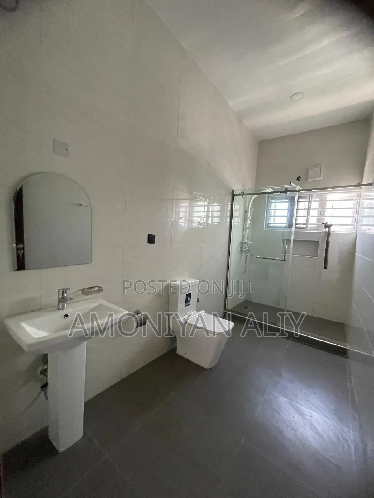 4bdrm House in Private Court, Off Lekki-Epe Expressway for rent in Off Lekki-Epe Expressway