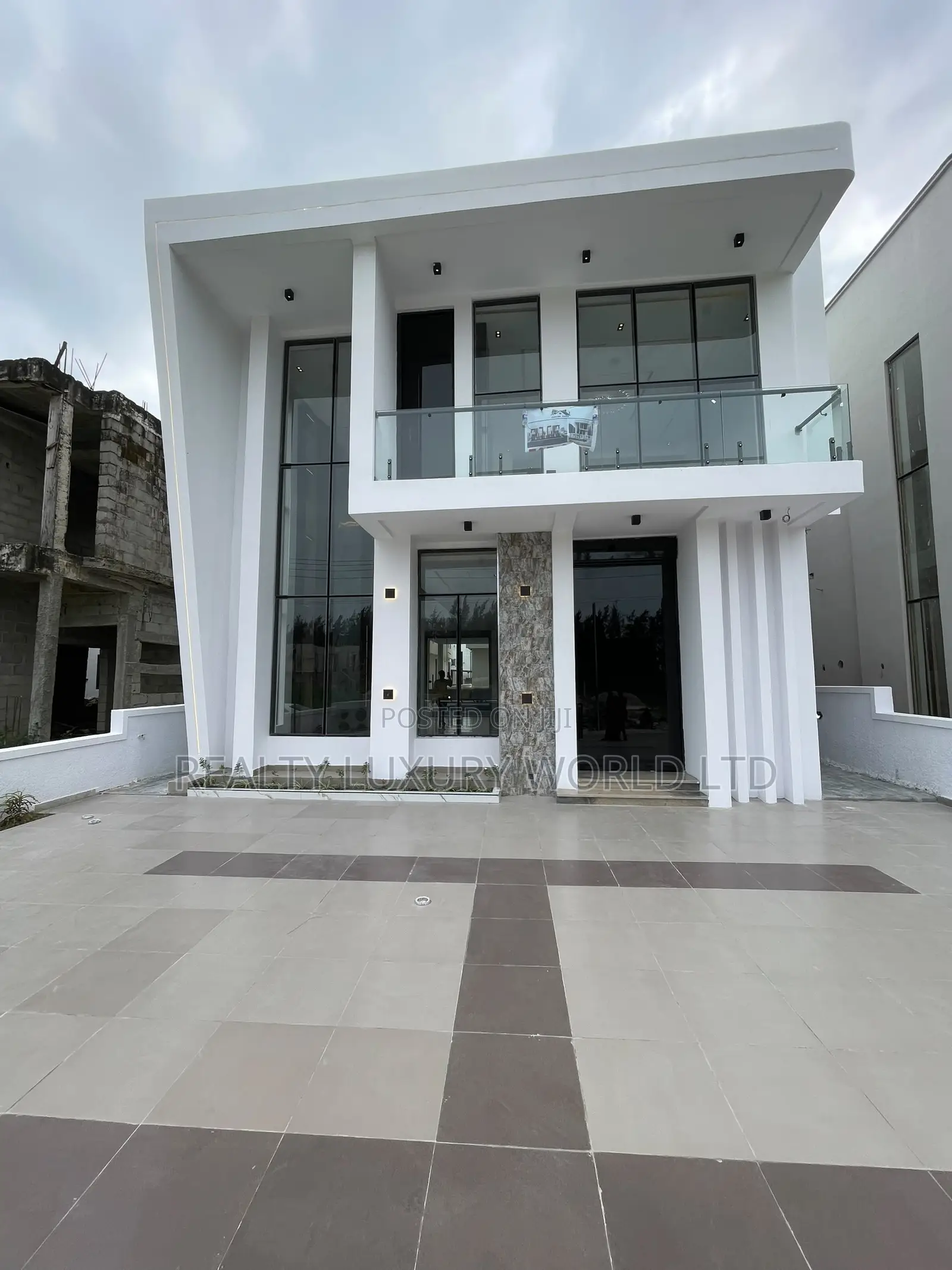 Furnished 5bdrm Duplex in Ilaje / Lekki for sale in Ilaje / Lekki