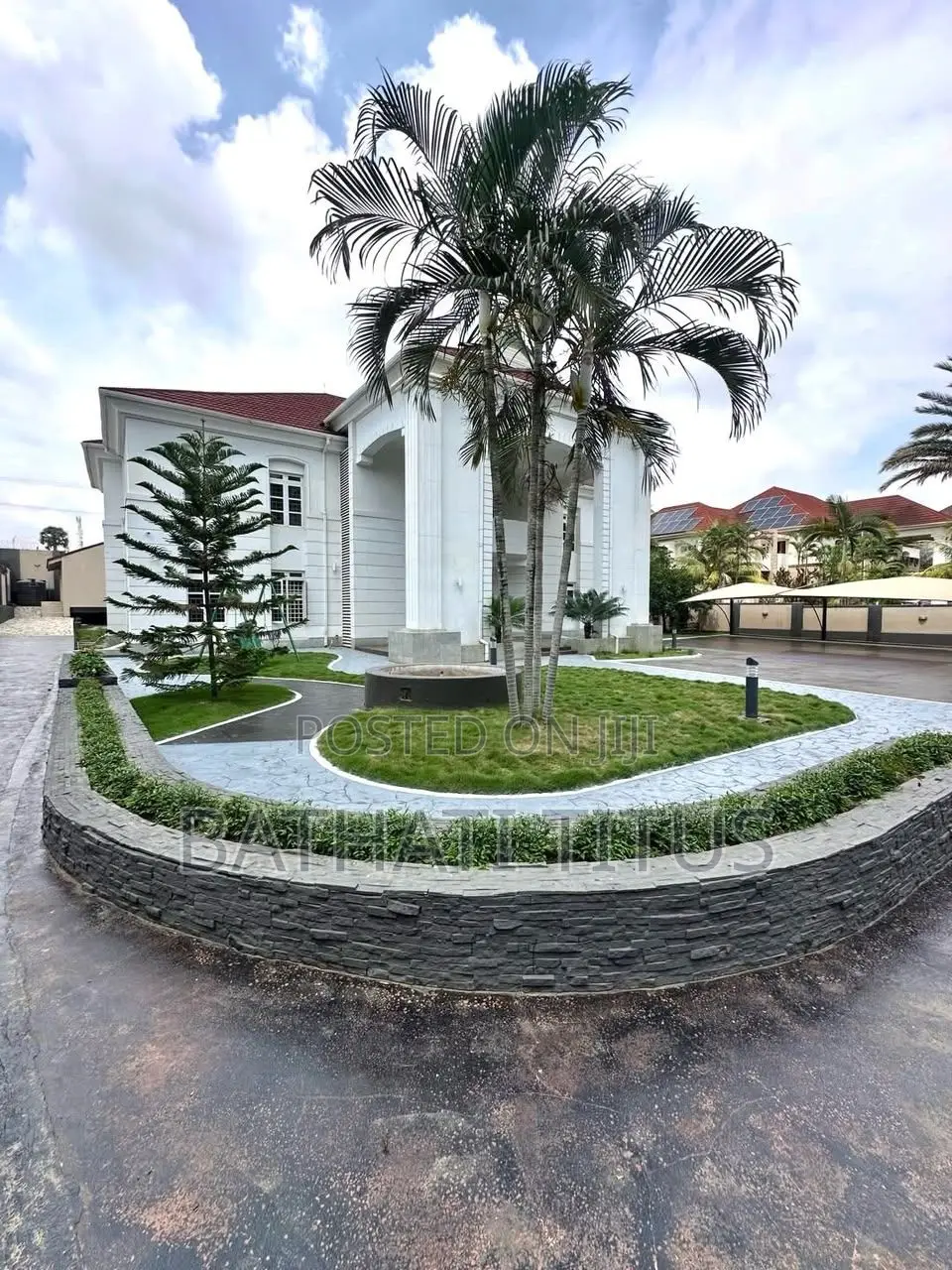 5bdrm Duplex in Zone B for sale in Zone B