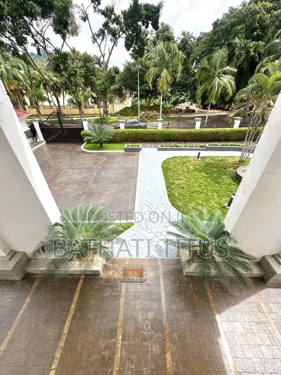 5bdrm Duplex in Zone B for sale in Zone B