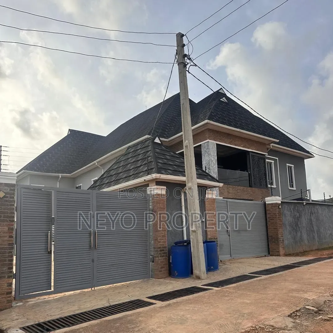 Furnished 5bdrm Duplex in Prosperity Estate, Igbogbo for sale in Igbogbo