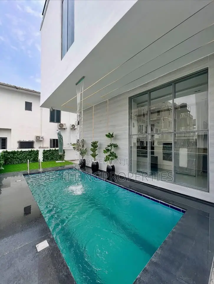 5bdrm House in Lekki for sale in Lekki