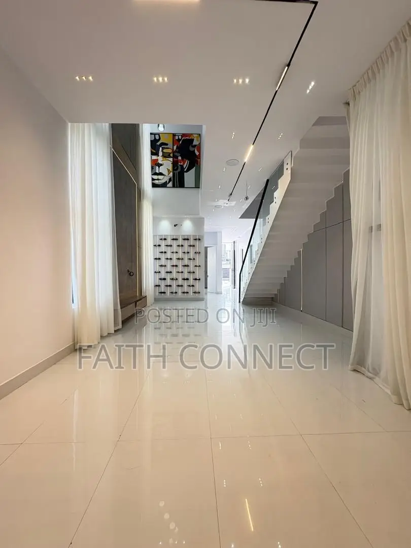 5bdrm Duplex in Ikota, Lekki for sale in Lekki