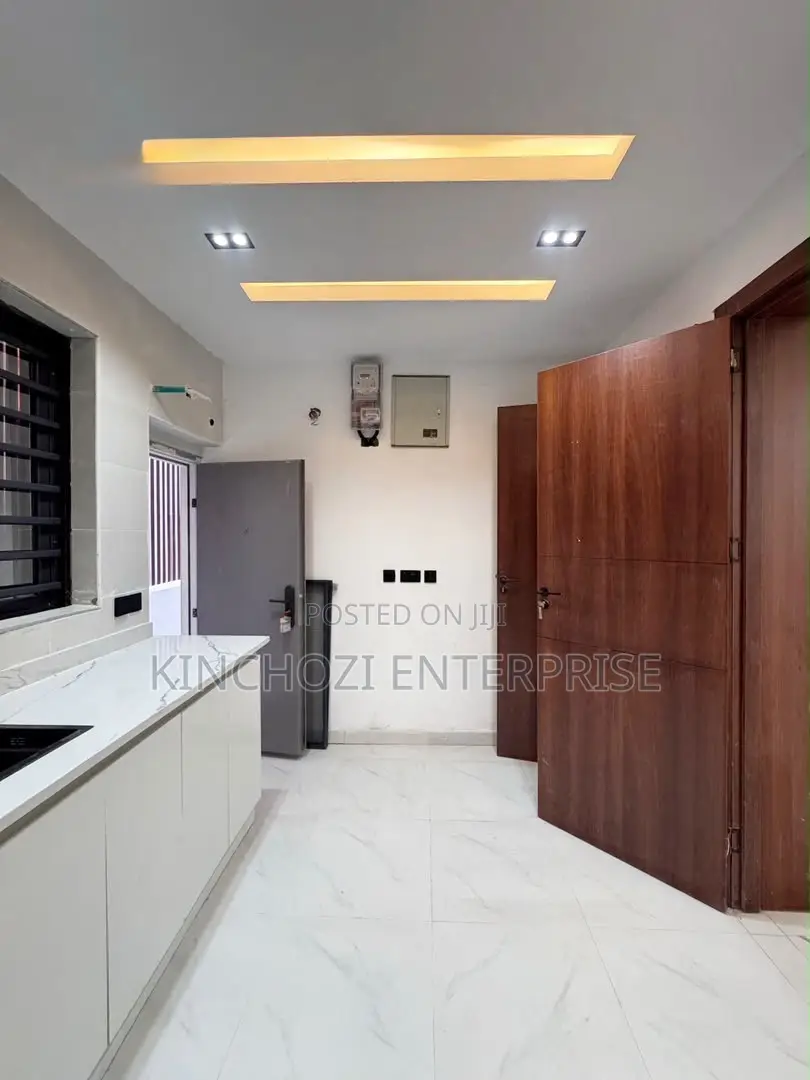2bdrm Apartment in Lekki Phase 1 for rent in Lekki Phase 1