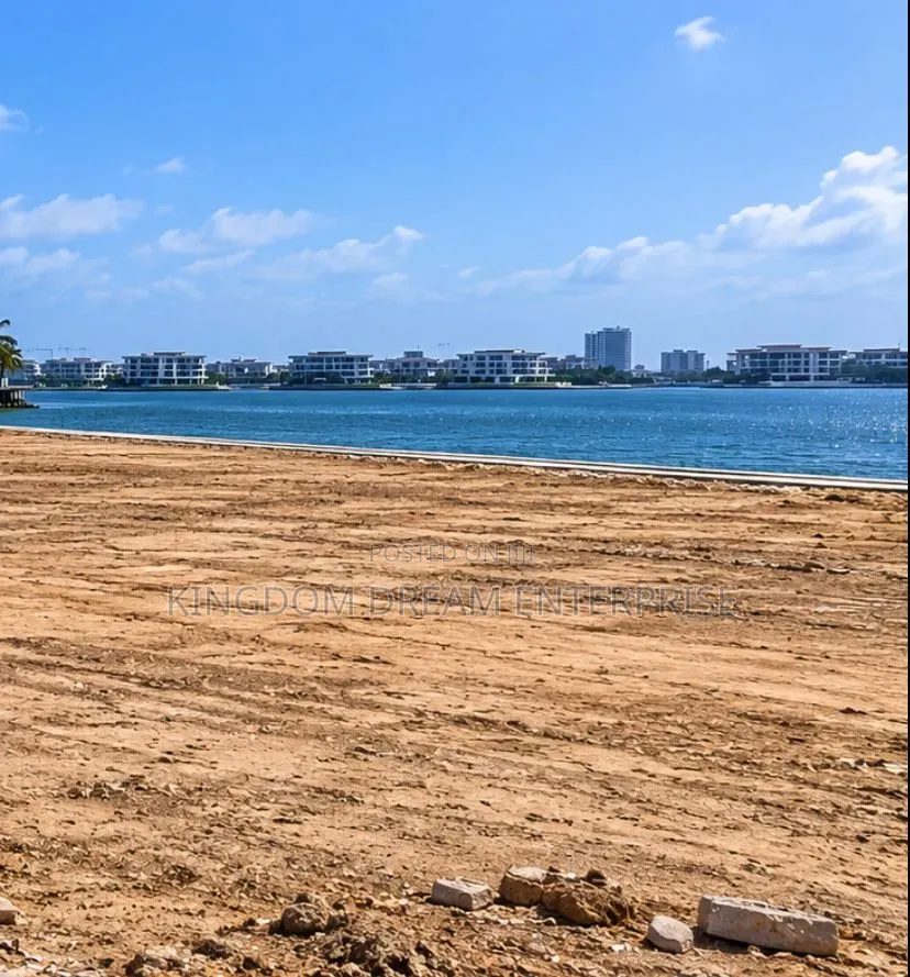 Waterfront Land 3,300sqm Federal C of O N4.7 M SQM in Banana Island
