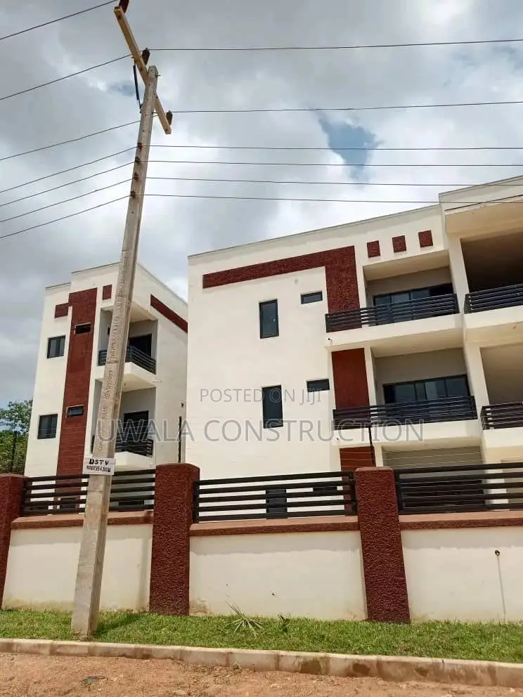 3bdrm Duplex in Gaduwa for sale in Gaduwa