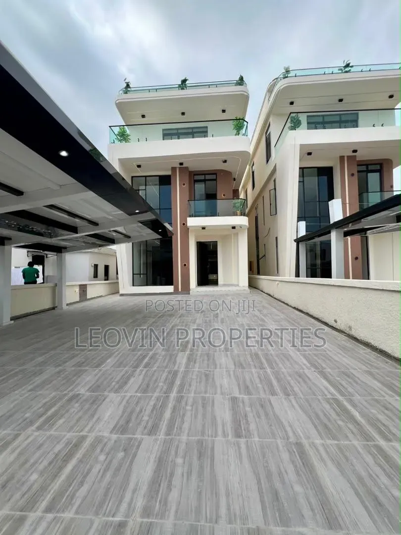 5bdrm Duplex in Chevron for sale in Chevron