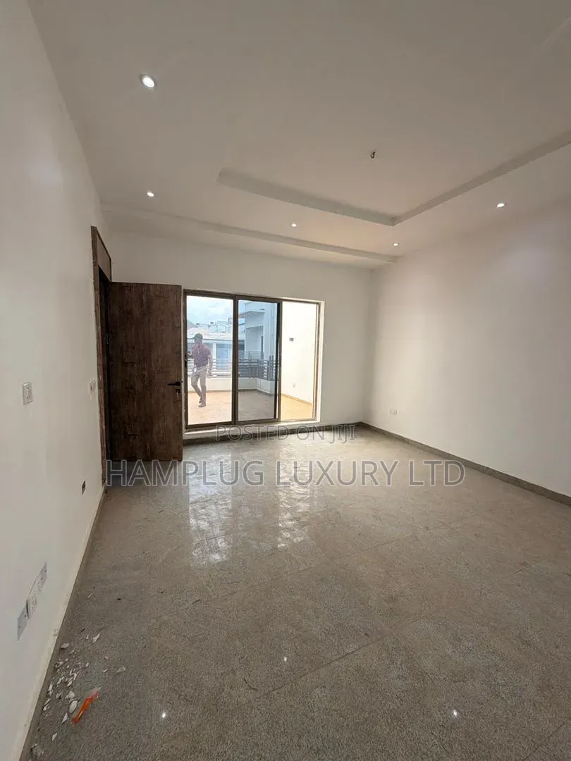 Furnished 5bdrm Townhouse/Terrace in Jahi for sale in Jahi