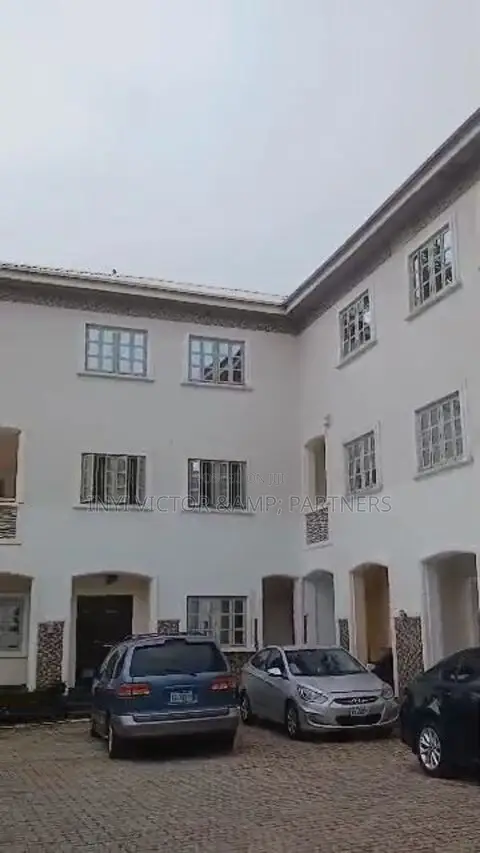 4bdrm Duplex in Maitama for sale in Maitama