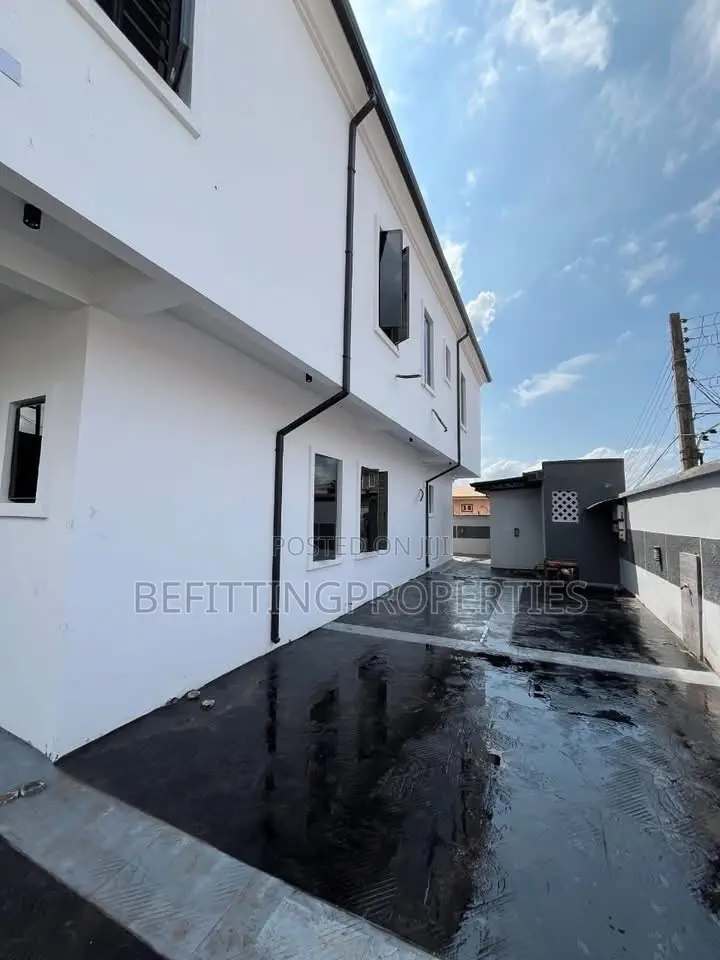 4bdrm Duplex in Magodo for sale in Magodo