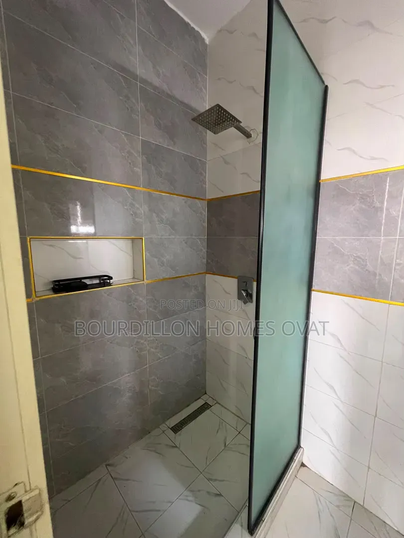 2bdrm Apartment in Off Freedom Way for rent in Lekki Phase 1
