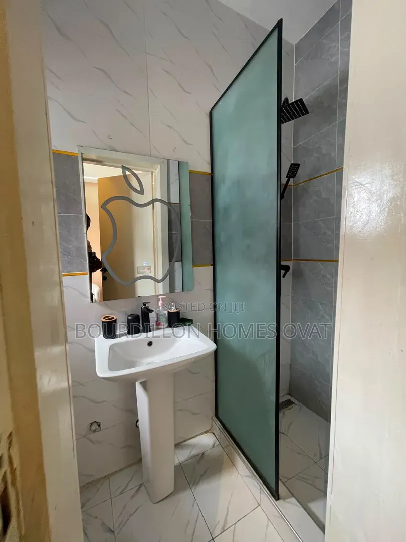 2bdrm Apartment in Off Freedom Way for rent in Lekki Phase 1