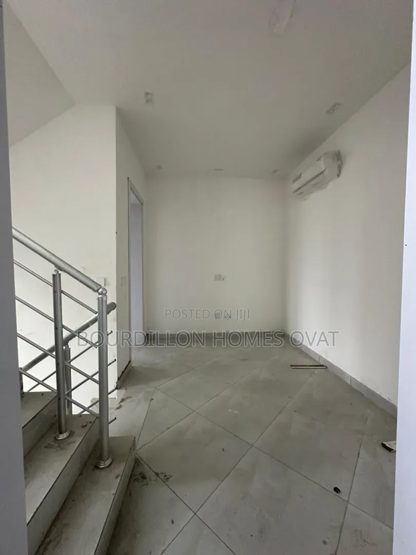 4bdrm Duplex in Victoria Island for sale in Victoria Island Extension
