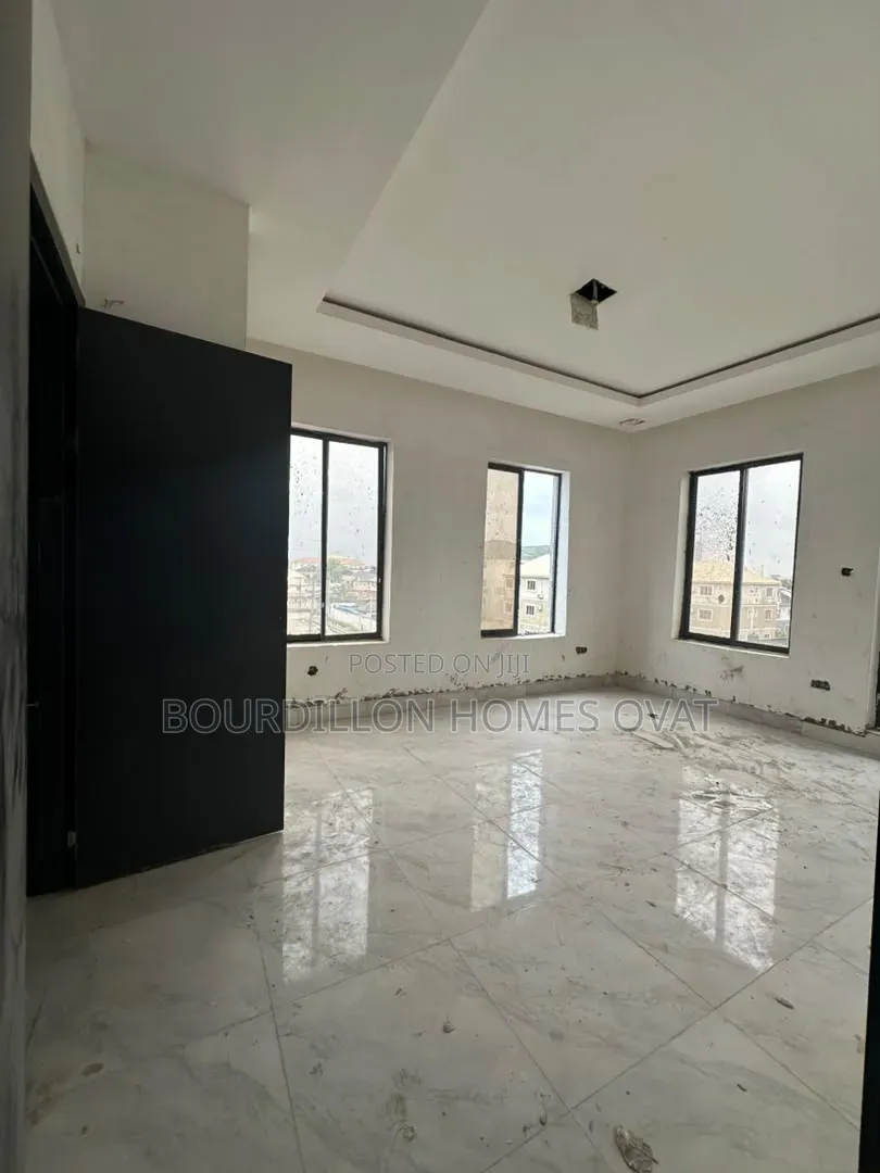 3bdrm Apartment in Victoria Island for sale in Victoria Island Extension