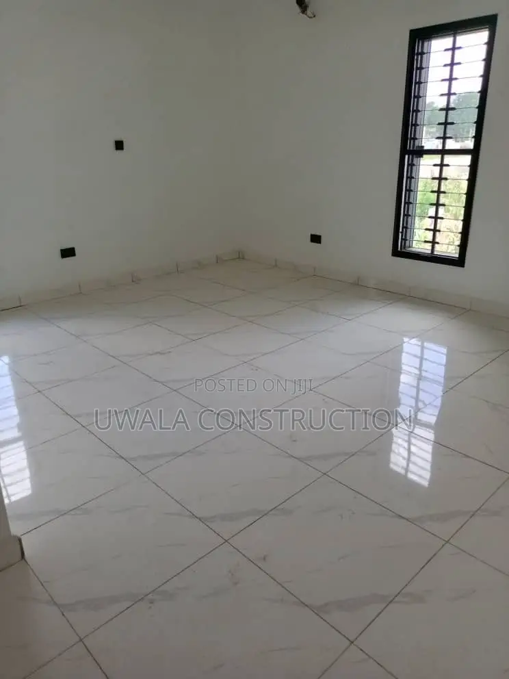 5bdrm Duplex in Gaduwa for sale in Gaduwa