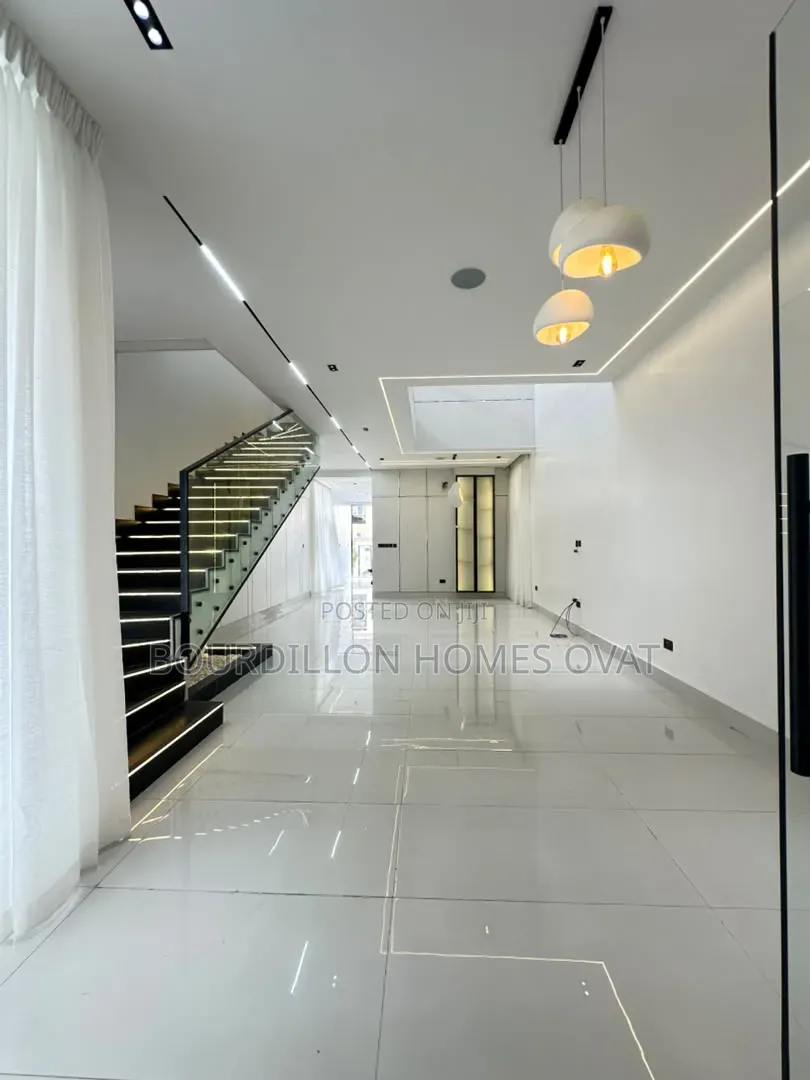 5bdrm Duplex in Orchid Lekki Lagos for sale in Lekki Expressway