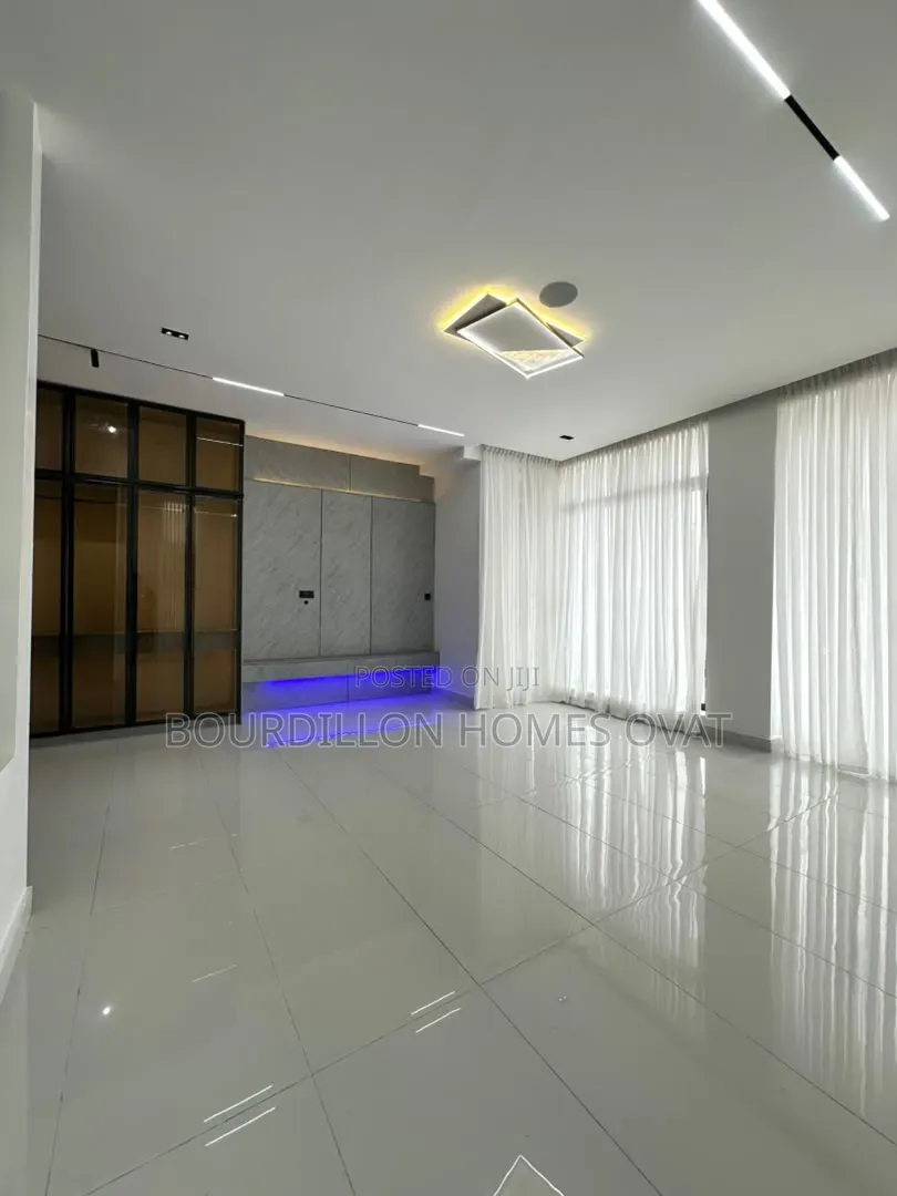 5bdrm Duplex in Orchid Lekki Lagos for sale in Lekki Expressway