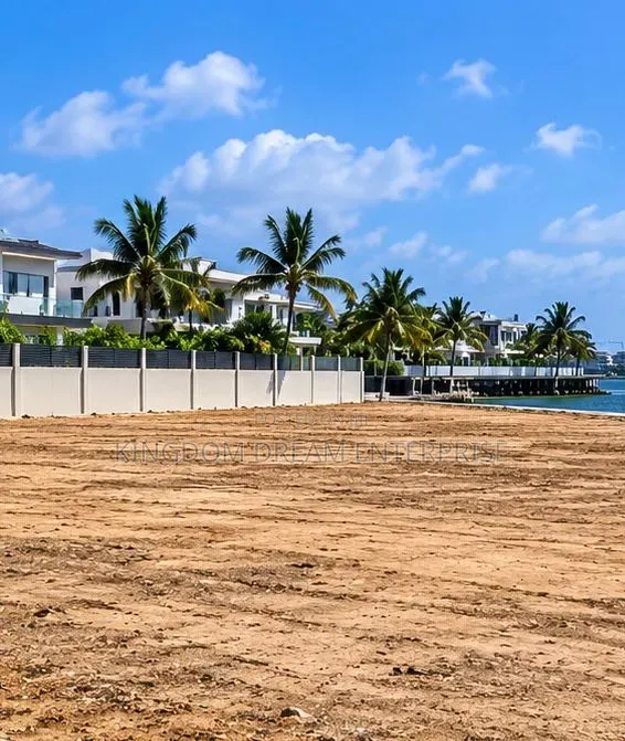 Corner Piece 1,015.557Sqm Land Magodo Phase 2 Shangisha GRA Lagos in Banana Island