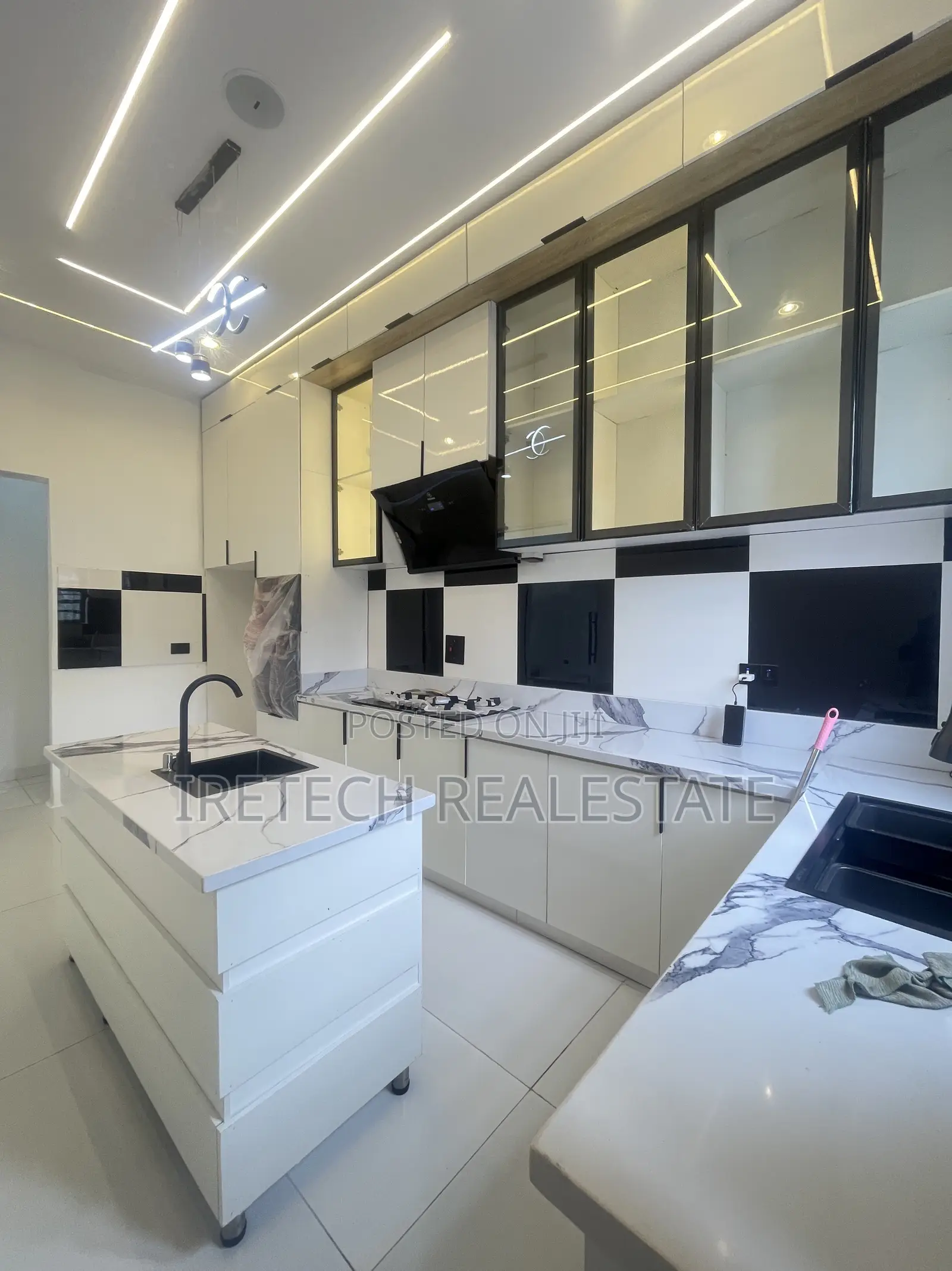 4bdrm Duplex in Sangotedo Blenco for sale in Sangotedo