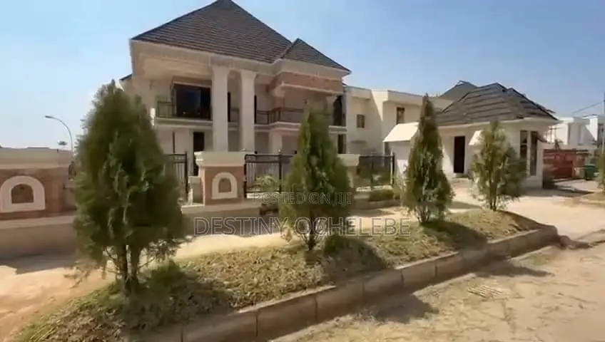 5bdrm Duplex in Apo Legislative for sale in Apo District