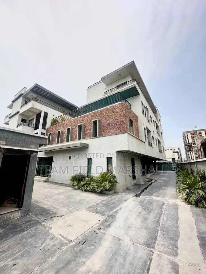 Furnished 1bdrm Apartment in Onirin, Victoria Island for sale in Victoria Island