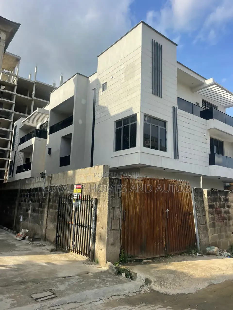 5bdrm House in Alausa for sale in Alausa