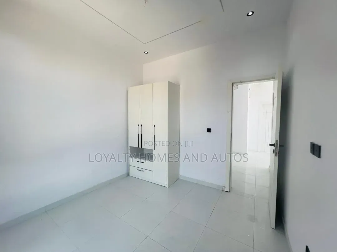 5bdrm House in Alausa for sale in Alausa