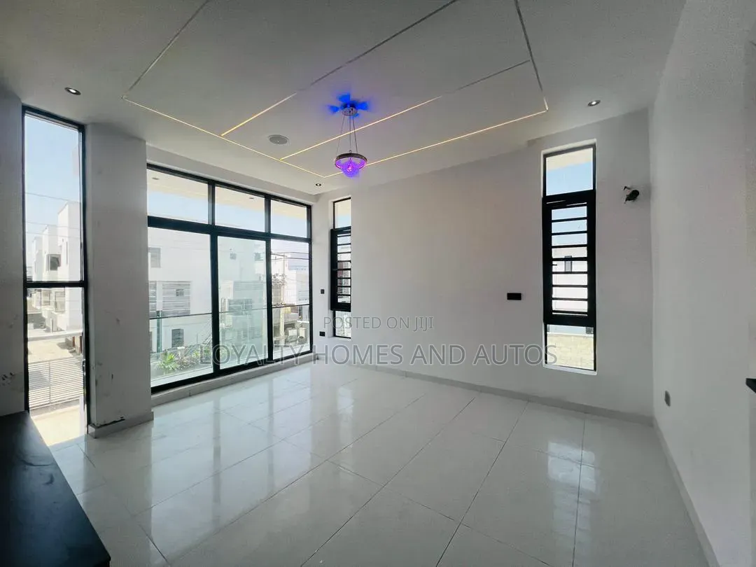 5bdrm House in Alausa for sale in Alausa