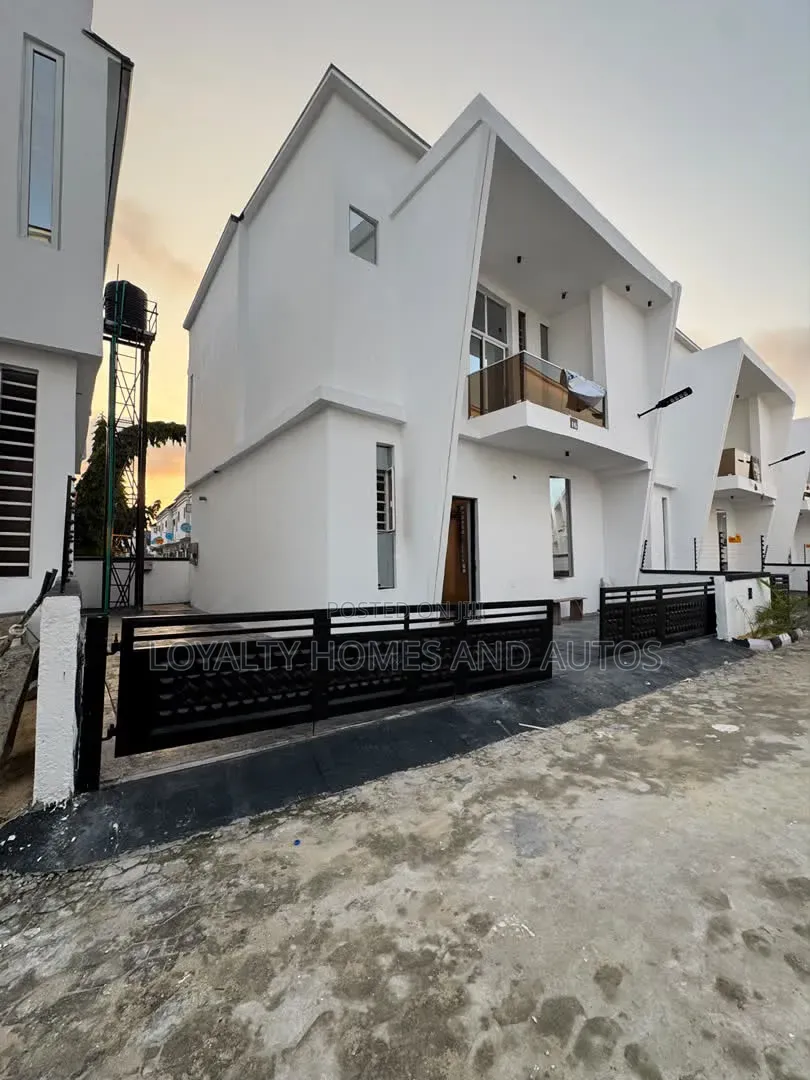 4bdrm House in Ikota for sale in Ikota