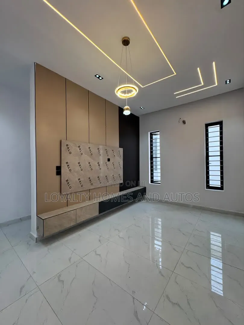 5bdrm House in Ikota for sale in Ikota