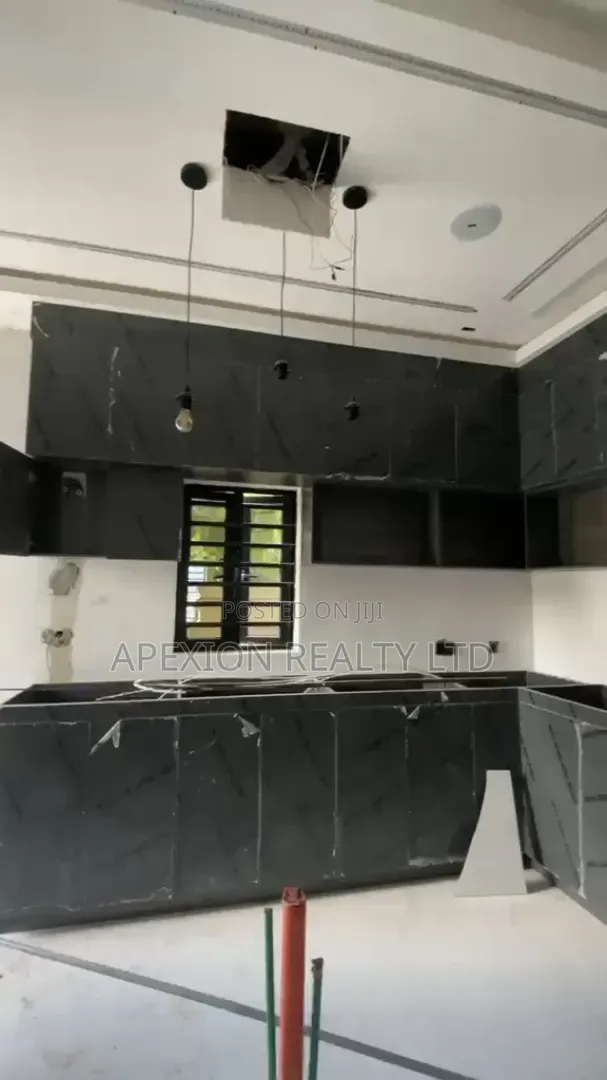 4bdrm Duplex in New Road for sale in New Layout