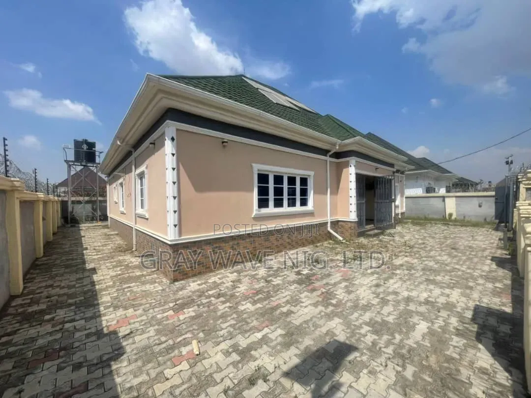 3bdrm Bungalow in Sabon Lugbe for sale in Sabon Lugbe