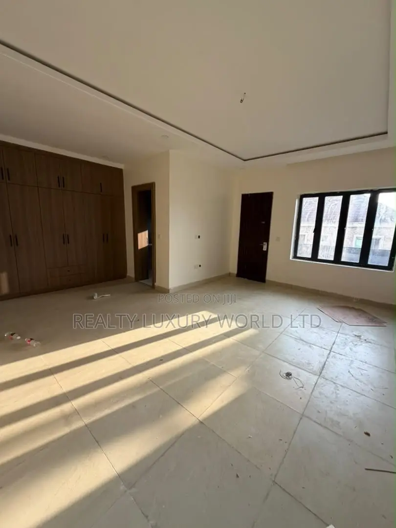4bdrm Townhouse/Terrace in Kabo for sale in Kabo