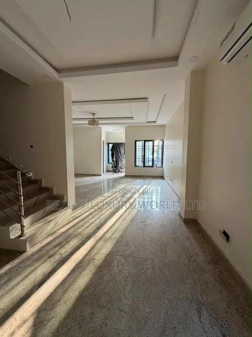 4bdrm Townhouse/Terrace in Kabo for sale in Kabo