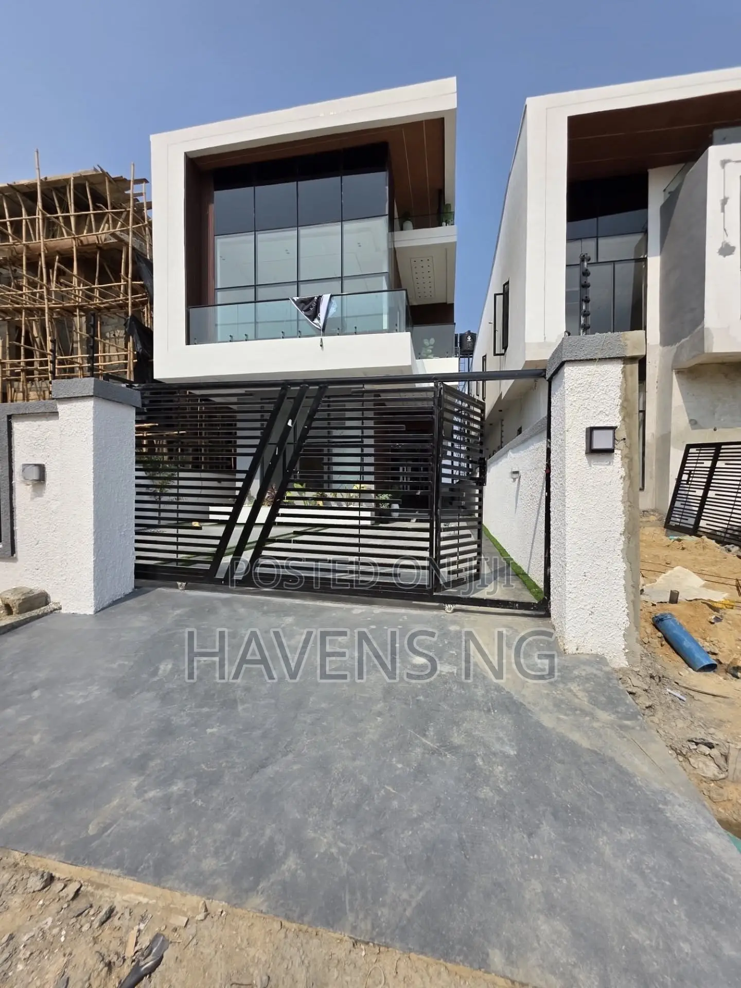 5bdrm Duplex in Lekki Gardens Estate for sale in Lekki Gardens Estate