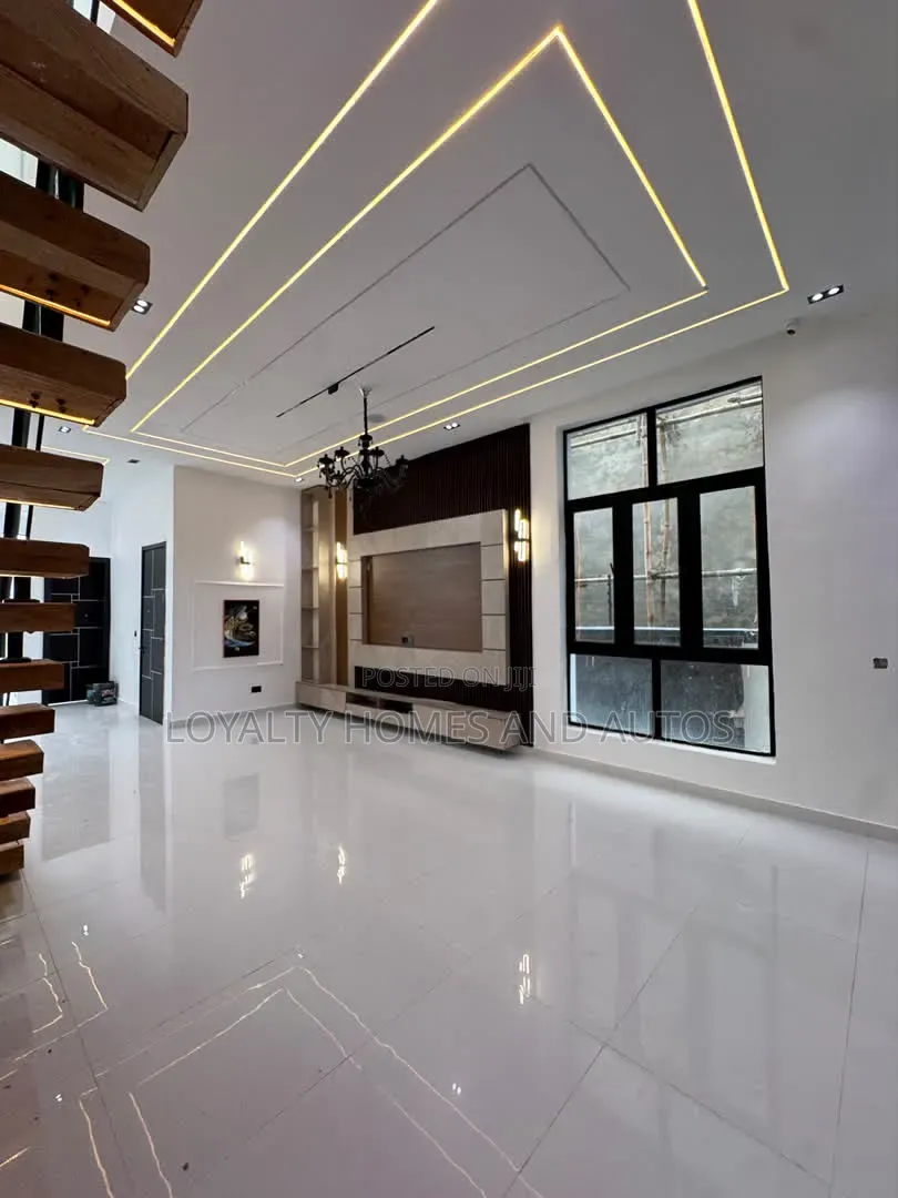 5bdrm House in Ikota for sale in Ikota