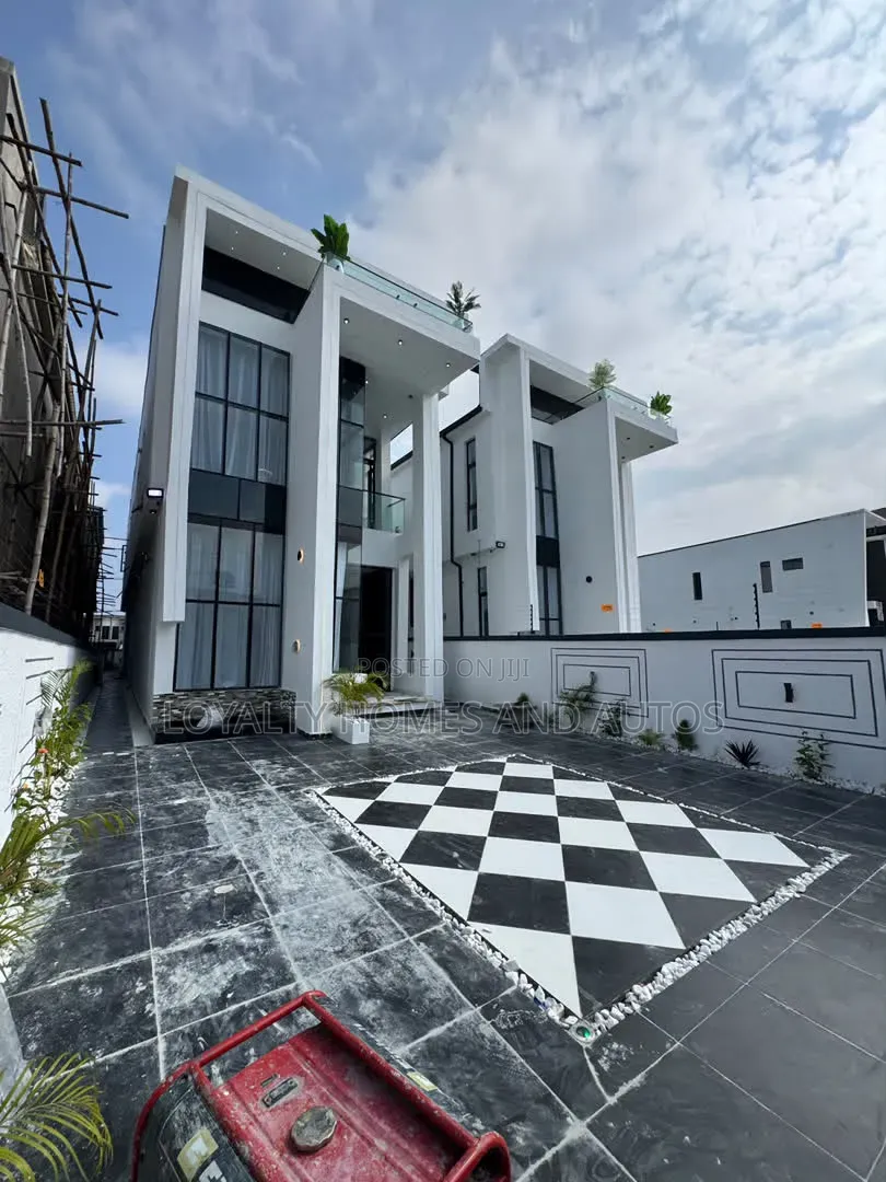 5bdrm House in Ikota for sale in Ikota