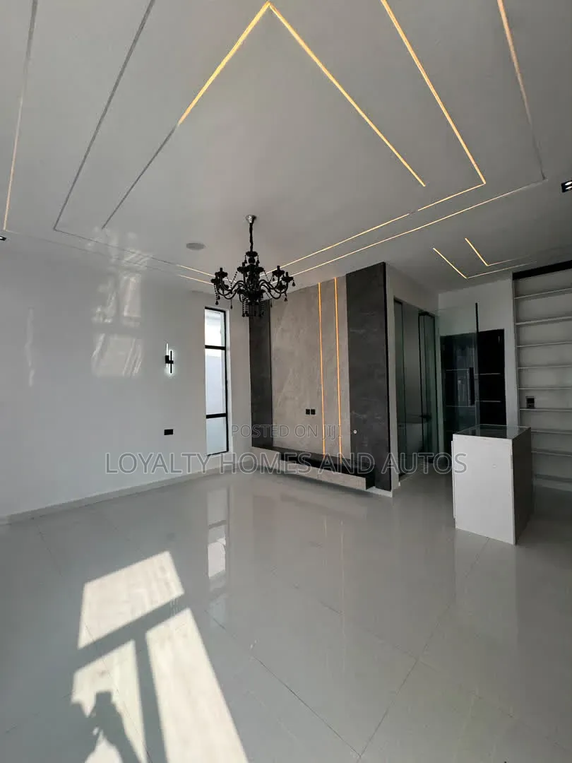 5bdrm House in Ikota for sale in Ikota