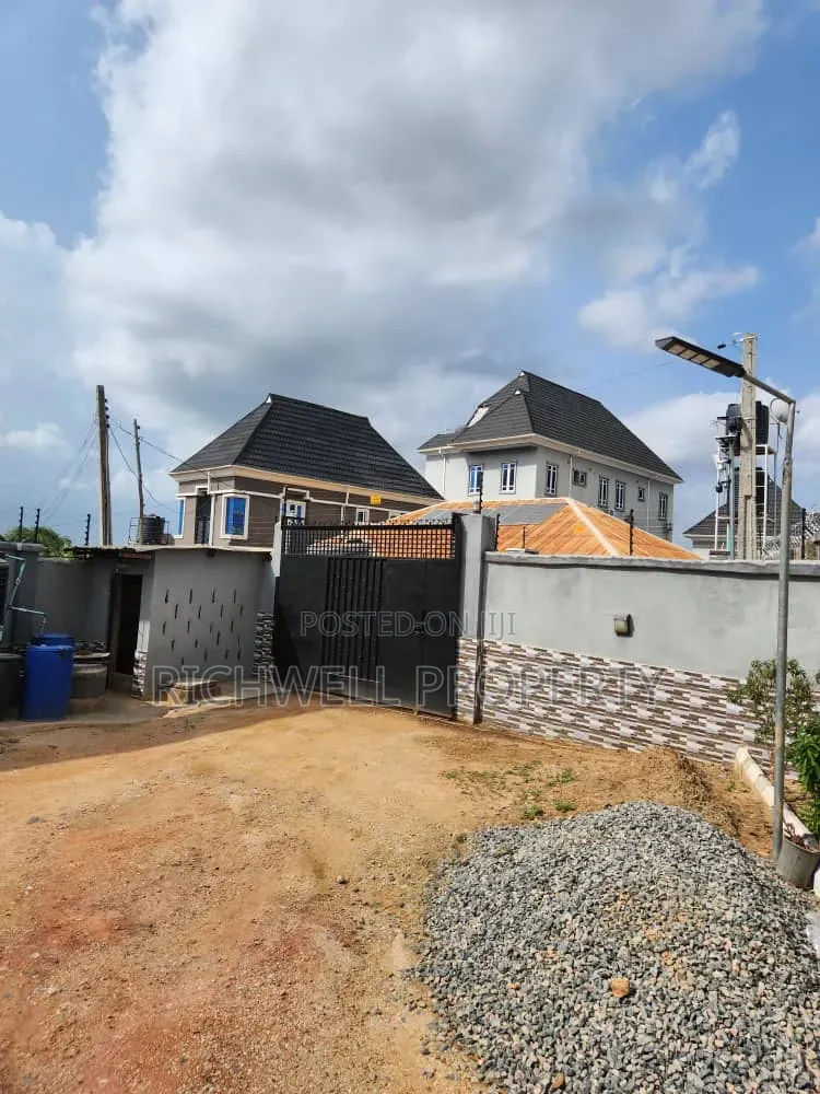 5bdrm Duplex in Ire Akari Estate, Akala Express for sale in Akala Express