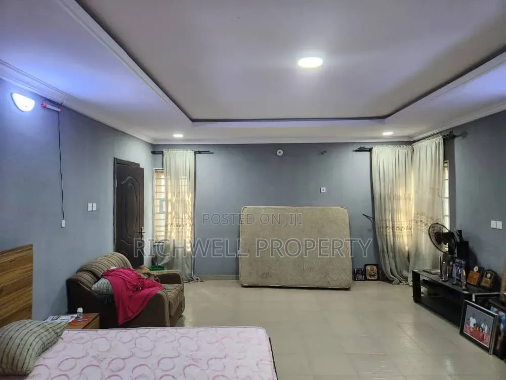 5bdrm Duplex in Ire Akari Estate, Akala Express for sale in Akala Express