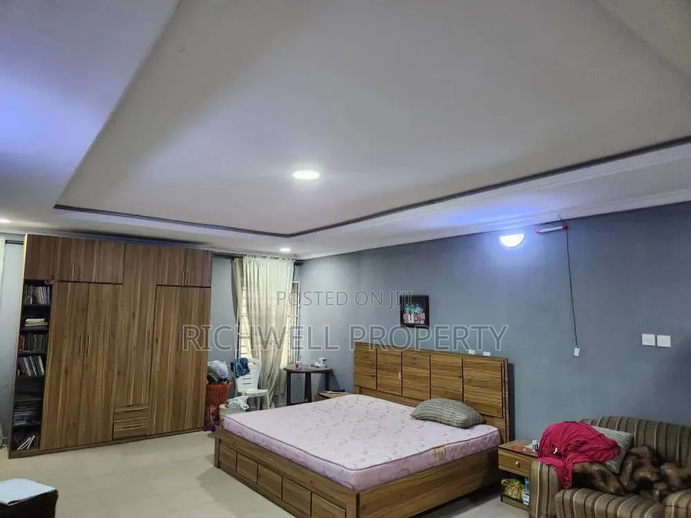 5bdrm Duplex in Ire Akari Estate, Akala Express for sale in Akala Express